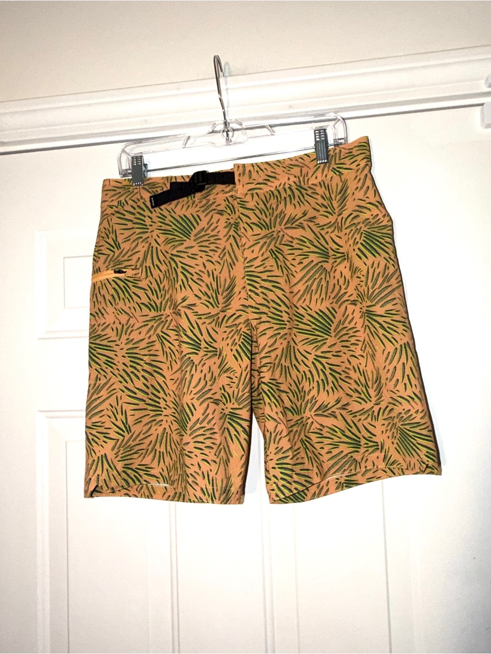 Prana Men's Rock Shock Board Shorts Leaf-Print Shorts in Yellow & Green. Sz 31